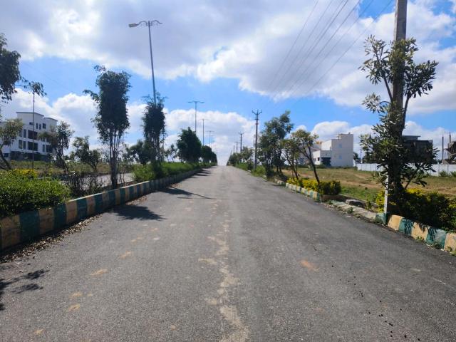 Residential Plot in Sipcot Ph. I for resale Hosur. The reference number is 19072219