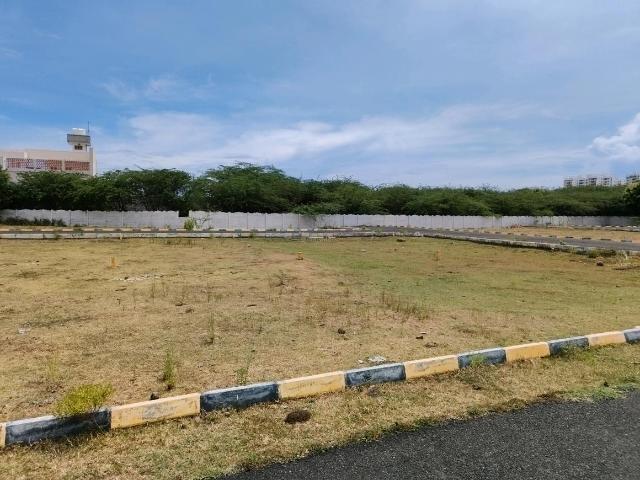 Residential Plot in Siruseri for resale Chennai. The reference number is 21320557