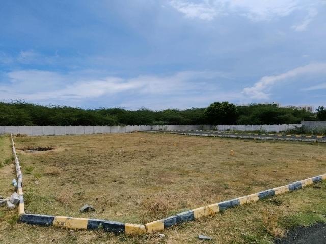 Residential Plot in Siruseri for resale Chennai. The reference number is 21320567