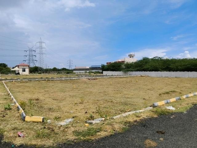 Residential Plot in Siruseri for resale Chennai. The reference number is 21320602