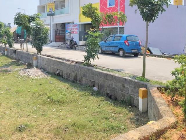 Residential Plot in Sithalapakkam for resale Chennai. The reference number is 19674374