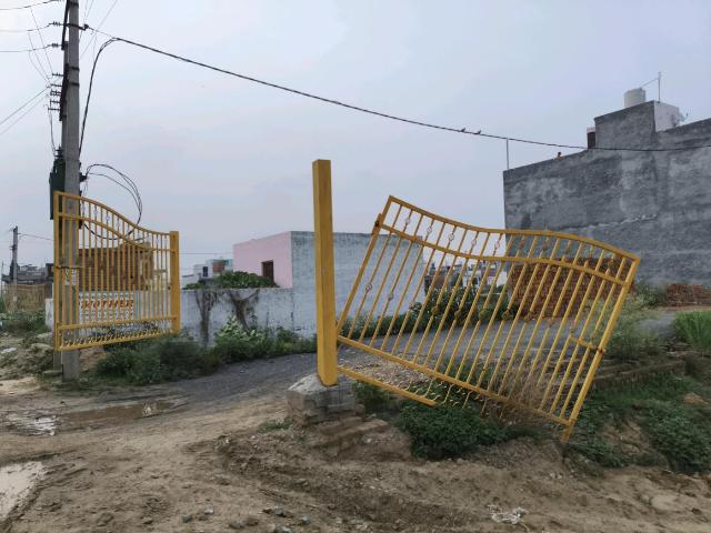 Residential Plot in Chhapraula for resale Ghaziabad. The reference number is 17638930
