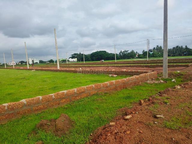 Residential Plot in Tankapani Road for resale Bhubaneswar. The reference number is 19426438