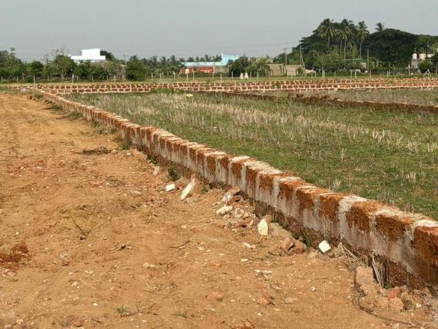 Residential Plot in Tankapani Road for resale Bhubaneswar. The reference number is 20287772