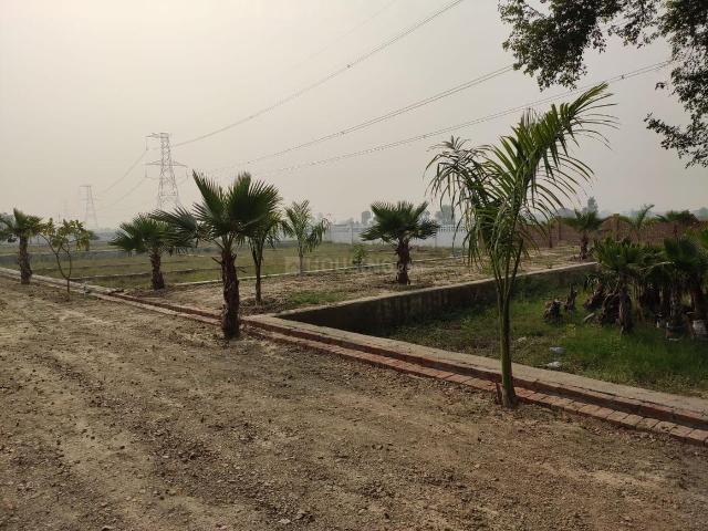 Residential Plot in Tech Zone for resale Greater Noida. The reference number is 13042972