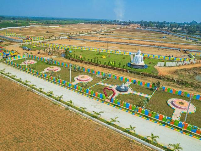 Residential Plot in Thagarapuvalasa for resale Visakhapatnam. The reference number is 20127870