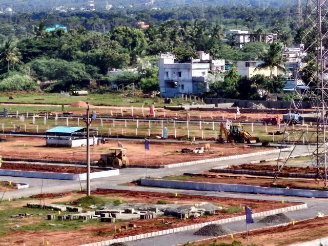 Residential Plot in Thagarapuvalasa for resale Visakhapatnam. The reference number is 21074011