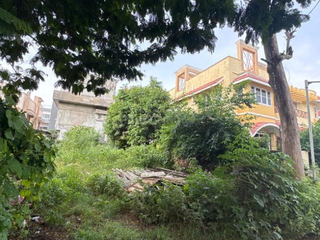 Residential Plot in Thaltej for resale Ahmedabad. The reference number is 18227587
