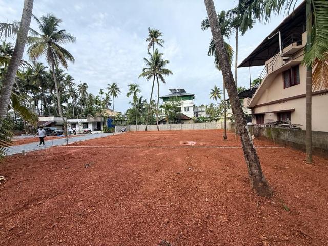 Residential Plot in Thrippunithura for resale Kochi. The reference number is 20503584
