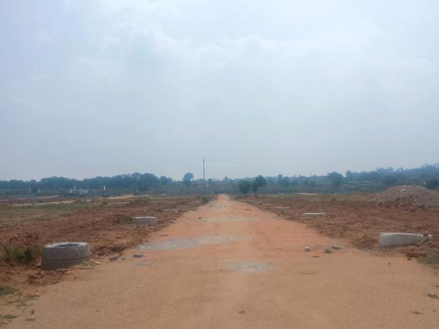 Residential Plot in Thummaloor for resale Hyderabad. The reference number is 21353600