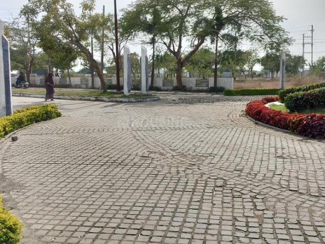 Residential Plot in Tigaria Badshah for resale Indore. The reference number is 17516434