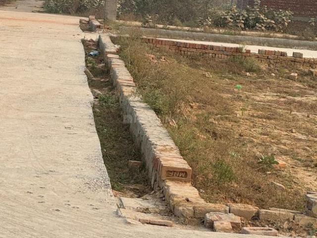 Residential Plot in Tilpata Karanwas for resale Greater Noida. The reference number is 19184431