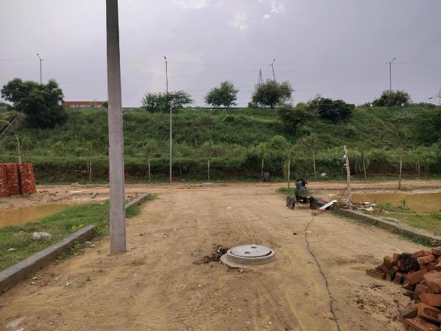 Residential Plot in Tilpata Karanwas for resale Greater Noida. The reference number is 20956970