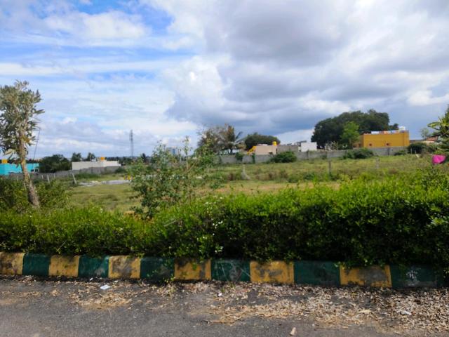 Residential Plot in Tippalam village for resale Hosur. The reference number is 18773879