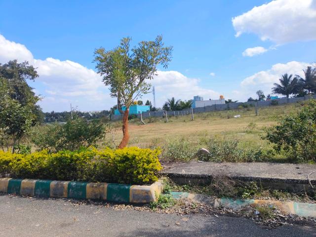 Residential Plot in Tippalam village for resale Hosur. The reference number is 19072262