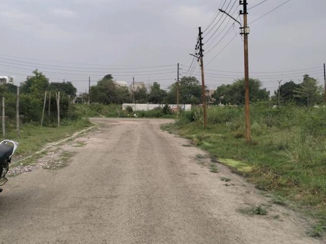 Residential Plot in Tronica City for resale Ghaziabad. The reference number is 19634946