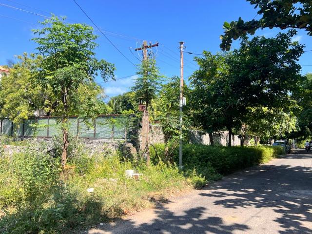 Residential Plot in Uthandi for resale Chennai. The reference number is 15720999