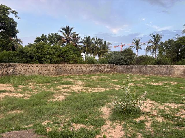 Residential Plot in Uthandi for resale Chennai. The reference number is 20934648
