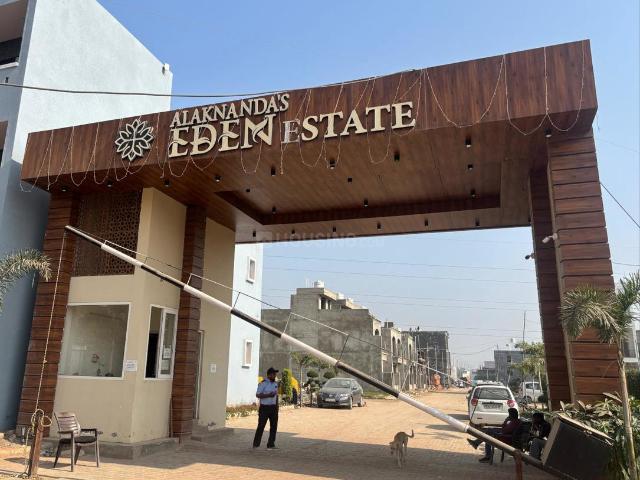 Residential Plot in Utrathiya for resale Zirakpur. The reference number is 20012692