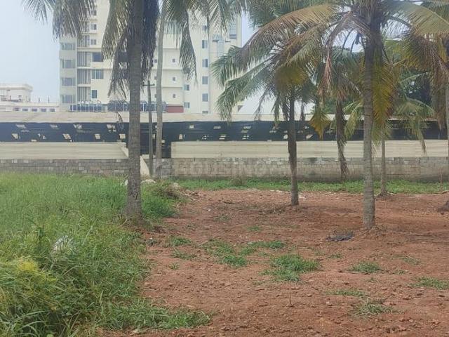 Residential Plot in Vyttila for resale Kochi. The reference number is 14244387