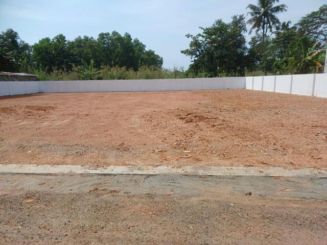 Residential Plot in Vyttila for resale Kochi. The reference number is 18656810