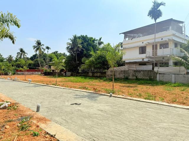 Residential Plot in Vyttila for resale Kochi. The reference number is 20462531