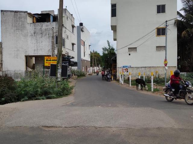Residential Plot in Vadaperumbakkam for resale Chennai. The reference number is 20561720