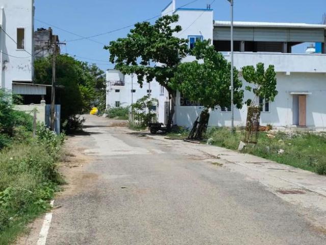 Residential Plot in Vadaperumbakkam for resale Chennai. The reference number is 21056617