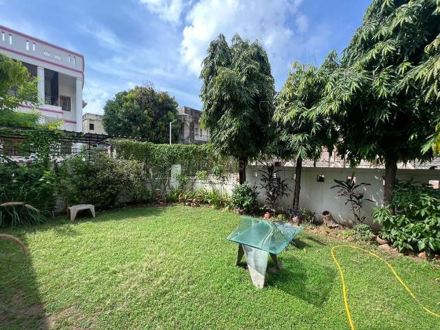 Residential Plot in Vastrapur for resale Ahmedabad. The reference number is 19621491