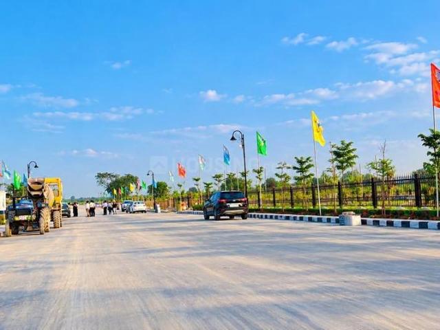 Residential Plot in Veltur for resale Sangareddy. The reference number is 21380049