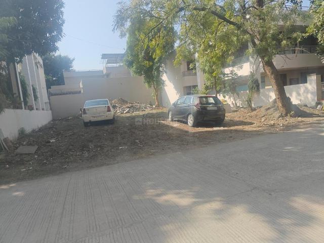 Residential Plot in Vijay Nagar for resale Indore. The reference number is 18787902