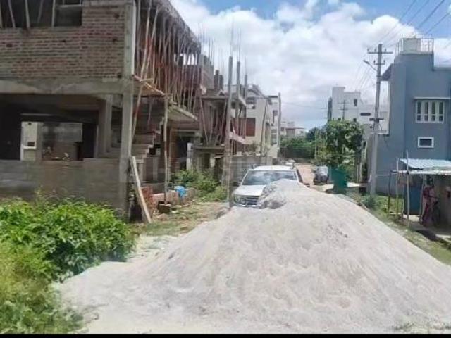Residential Plot in Vijayanagar for resale Mysore. The reference number is 20731226