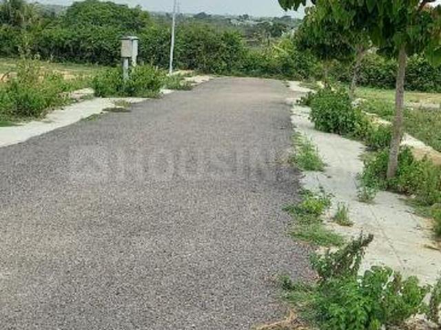Residential Plot in Vijayanagar for resale Mysore. The reference number is 20996581
