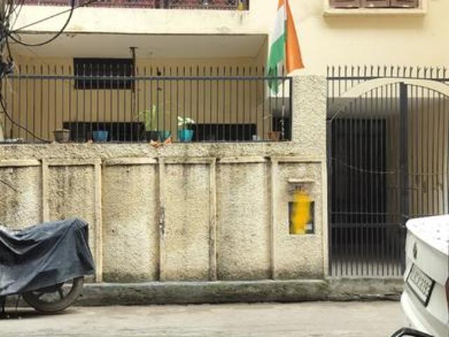 Residential Plot in Vinod Nagar West for resale New Delhi. The reference number is 20940318