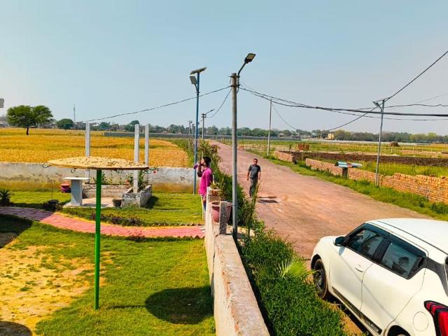 Residential Plot in Vrindaban Bangar for resale Vrindavan. The reference number is 20004620