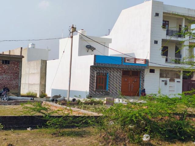Residential Plot in Vrindavan Yojana for resale Lucknow. The reference number is 19605767