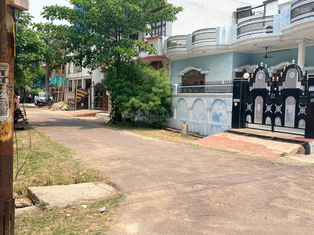 Residential Plot in Vrindavan Yojana for resale Lucknow. The reference number is 20541039