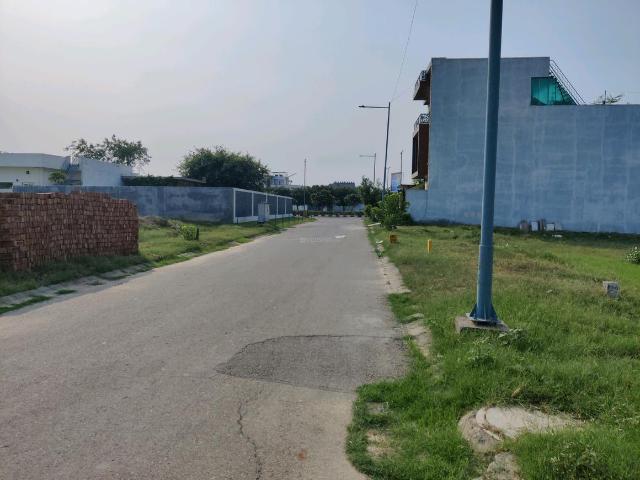 Residential Plot in Wave City for resale Ghaziabad. The reference number is 17405463