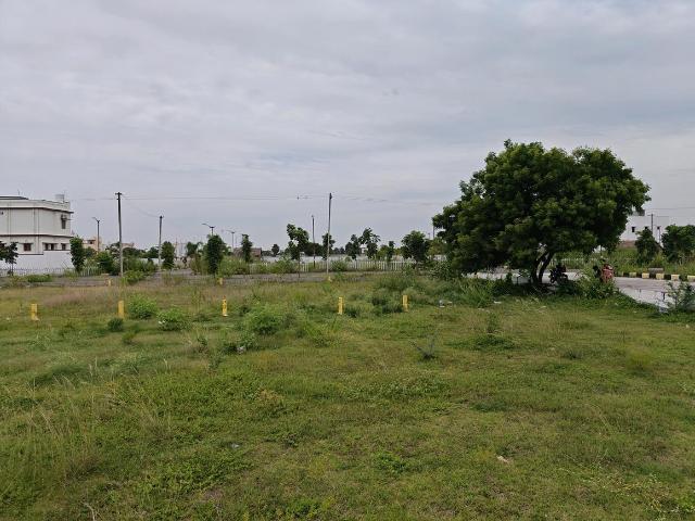 Residential Plot in West Tambaram for resale Chennai. The reference number is 17712330
