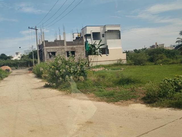 Residential Plot in West Tambaram for resale Chennai. The reference number is 21045418