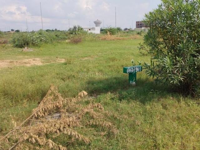 Residential Plot in Yeida for resale Greater Noida. The reference number is 18566068