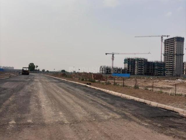 Residential Plot in Yeida for resale Greater Noida. The reference number is 20105412