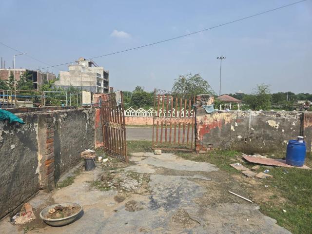 Residential Plot in Yeida for resale Greater Noida. The reference number is 21030844