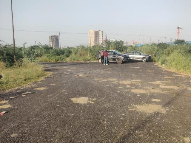 Residential Plot in Yeida for resale Greater Noida. The reference number is 21348455