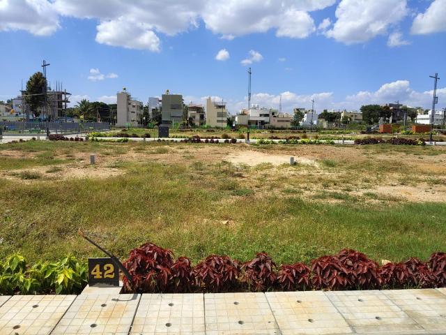 Residential Plot in Yelwala for resale Mysore. The reference number is 21320435