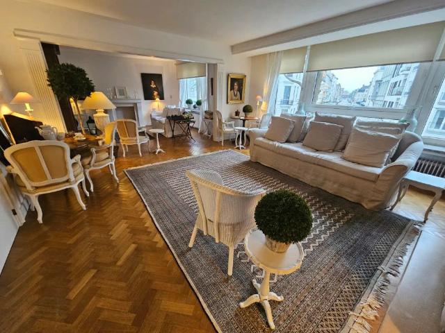 Residentieel gelegen appartement met garage !