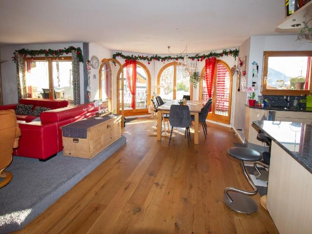 Residenz 5.5 01, exklusive 5.5 Zimmer Duplexwohnung DE LUXE mit grosser Terrasse und Balkon Süd