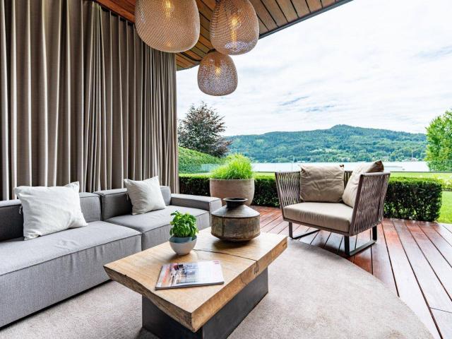 RESIDENZ am WÖRTHERSEE | Großzügige Wohneinheit in Exklusivlage | Bootsliegeplatz, Sauna und Beachclub