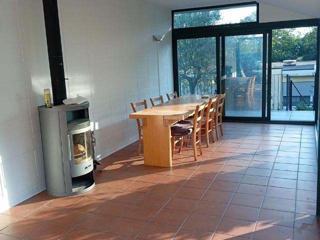 RESIDENZA CON VISTA LAGO, GIARDINO PRIVATO E TRE POSTEGGI