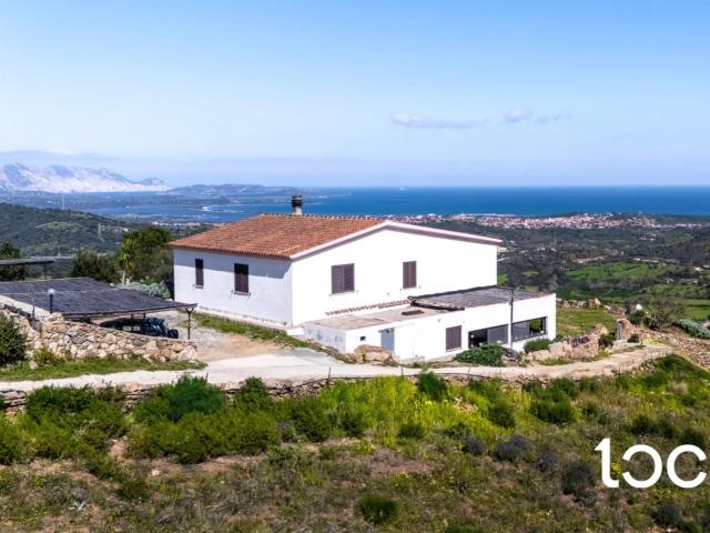 Residenza esclusiva con vista dominante sul Golfo e sull’iso. 230m² San Teodoro